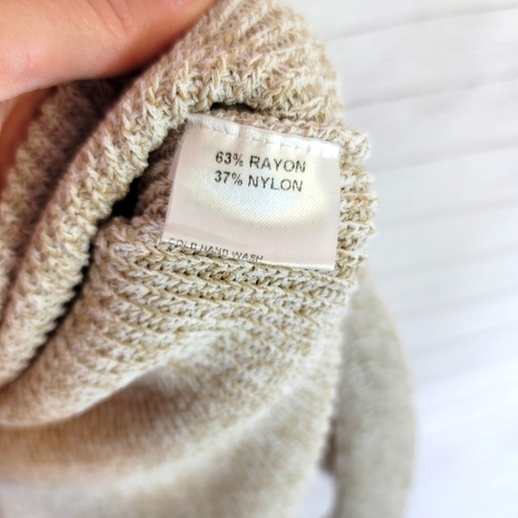 SHEIKE SLEEVELESS SWEATER TOP, SZ MEDIUM - Picture 7 of 9